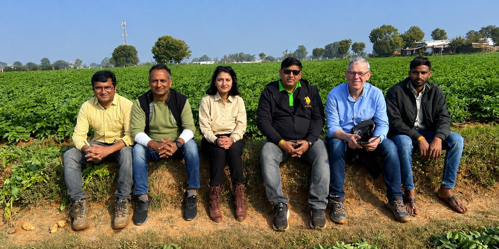 Shivani Bhanvadia with team in potato field